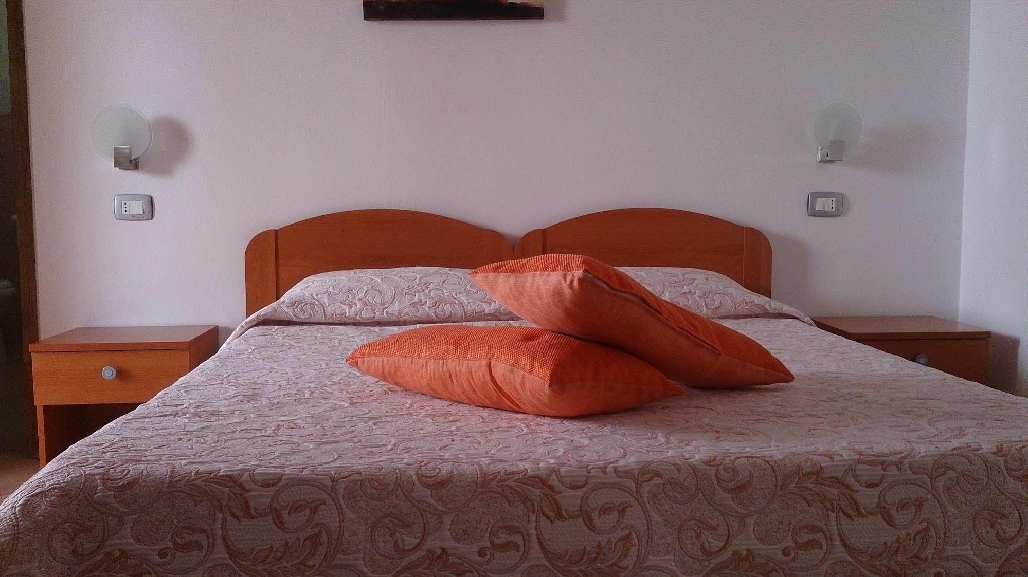 アレネッラ イル ミルト エ ラ ロサ Bed & Breakfast エクステリア 写真